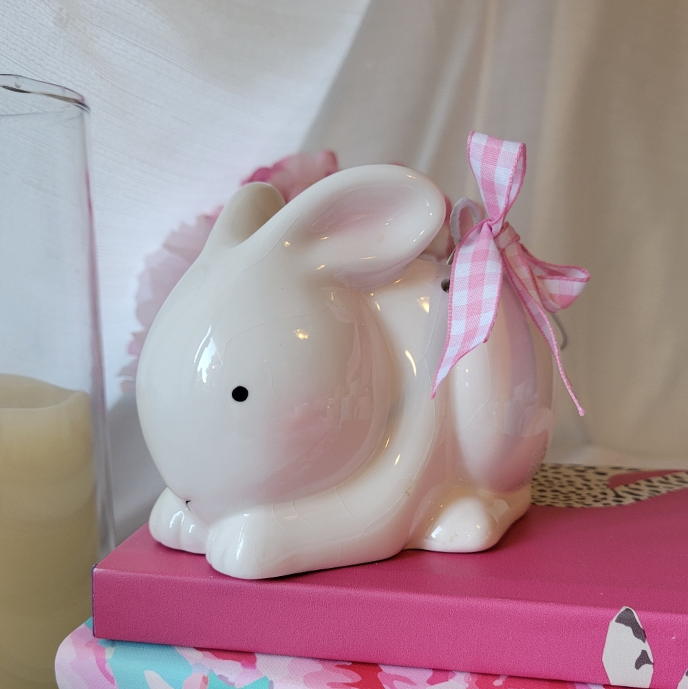 Hallmark Vintage White Ceramic Bunny Basket